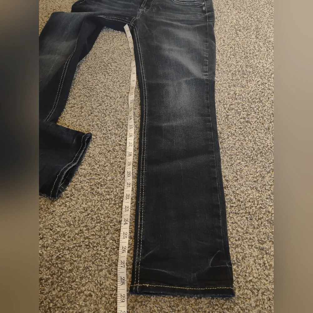 Silver Jeans Co. Suki Curvy Fit Mid Rise Jeans - Picture 9 of 14